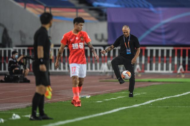 泰国总理发怒：违法外国人别妨碍我们